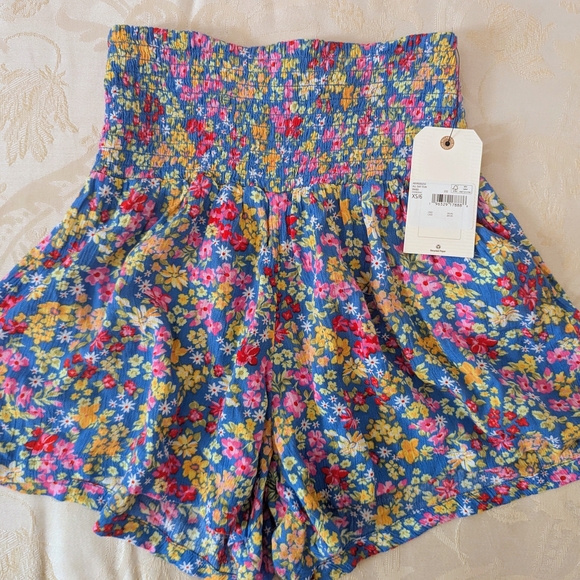 Billabong Pants - BILLABONG Women's All Day Fun Elastic Waist Shorts SeaSide Floral, Size XS